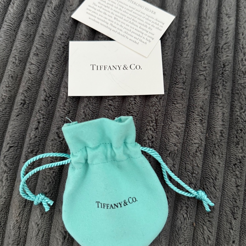 BRAND NEW !!!! Authentic Tiffany & Co Infinity Bracelet (7.5" Med) - Picture 7 of 14